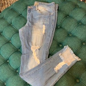 Capri distressed Denimn